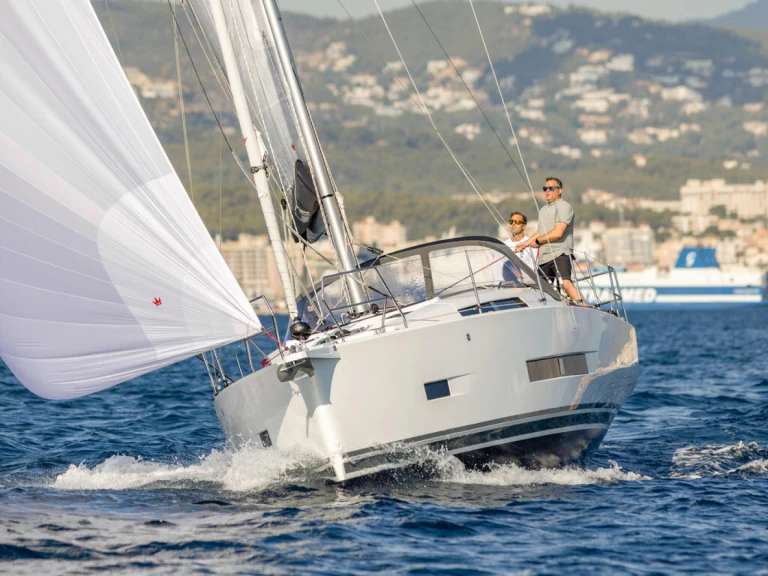 Hanse Hanse 360 in Capo d'Orlando on SamBoat