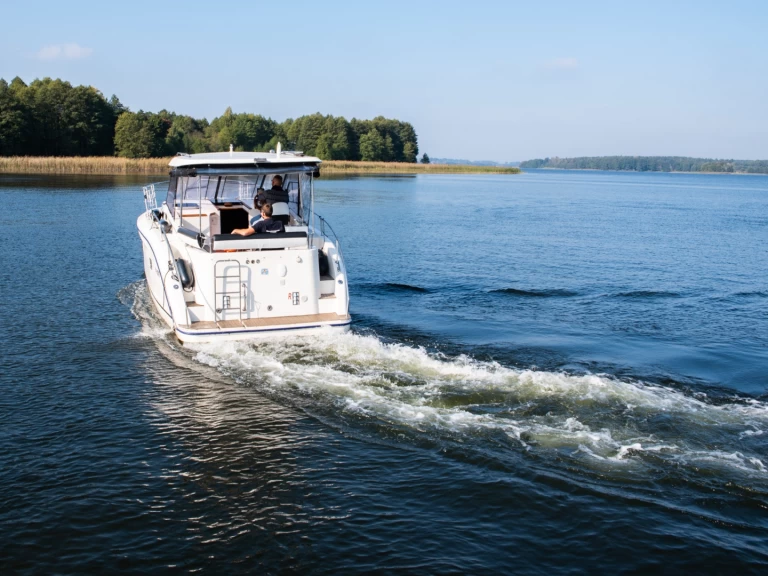 Houseboat rental in Ogonki - Futura 860