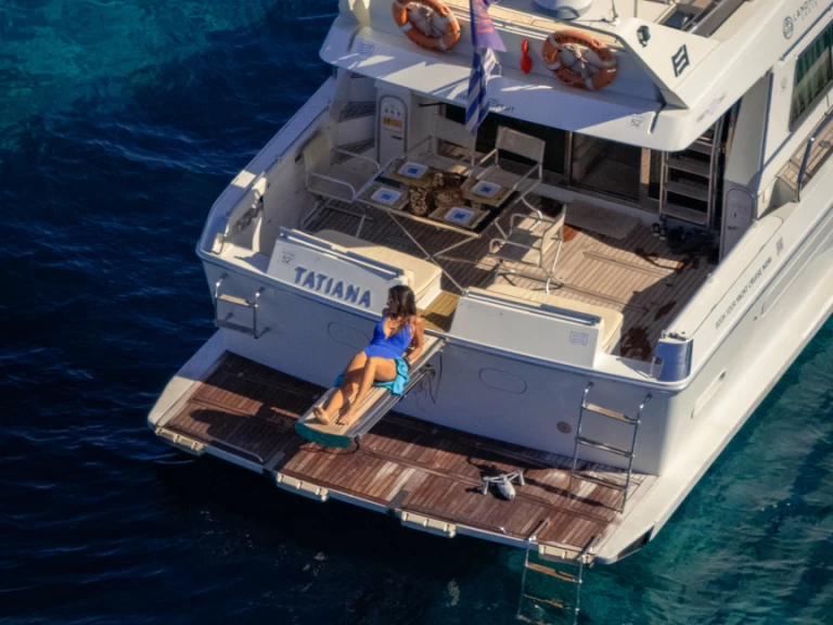 Motorboat rental in Agios Nikolaos - Ferretti Altura 52 S