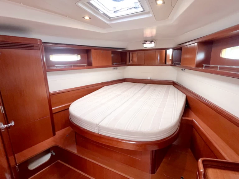 Boat rental Bénéteau Oceanis 50 in Ajaccio on Samboat