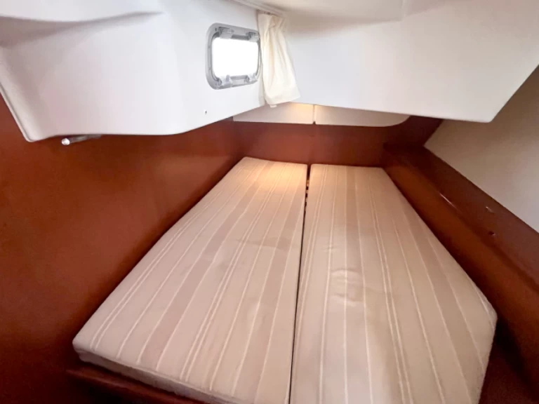 Sailboat rental with or without captain Bénéteau Ajaccio