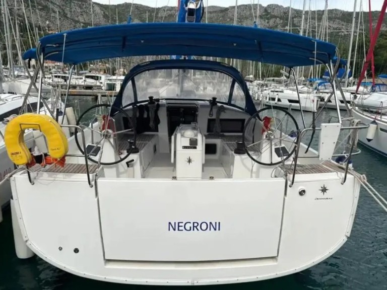 Sailboat rental with or without captain Jeanneau Alimos
