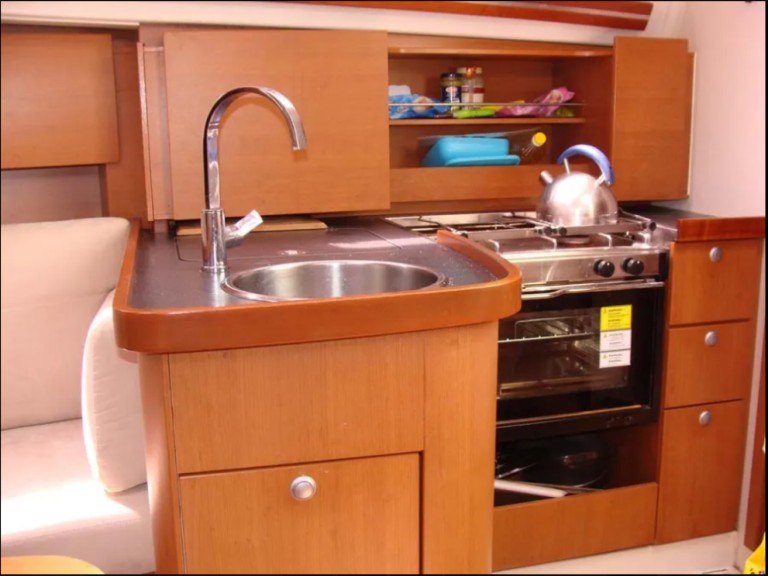 Yacht charter Alimos cheap Hanse 325