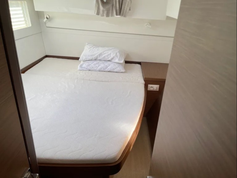 Catamaran for rent Lefkáda at the best price