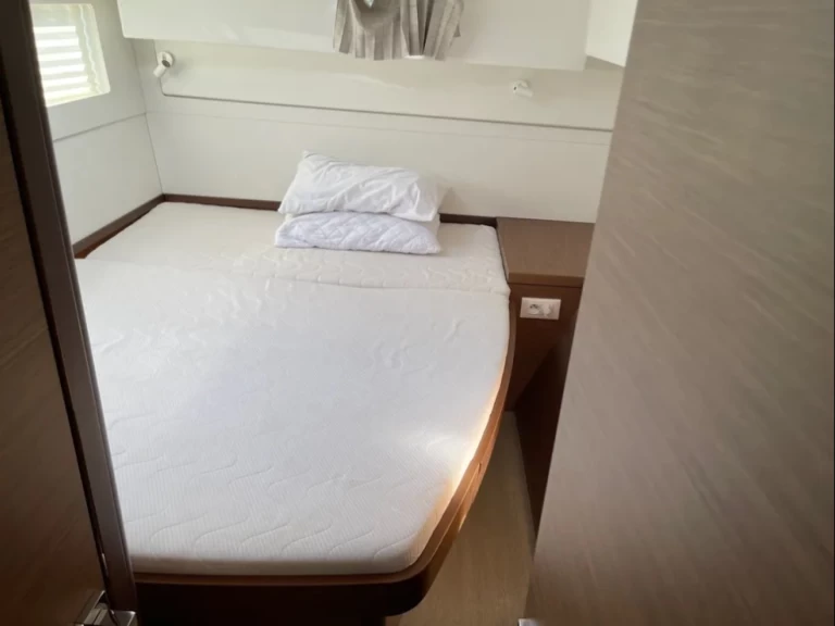 Catamaran for rent Lefkáda at the best price