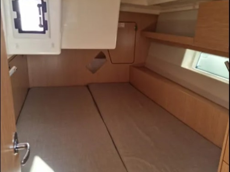 Bareboat Rental Sailboat Bavaria with a boat licence