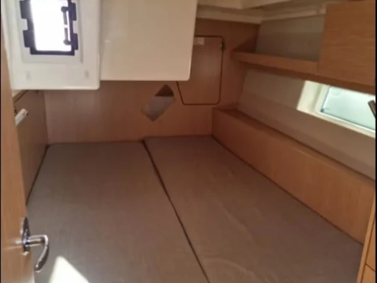 Bareboat Rental Sailboat Bavaria with a boat licence