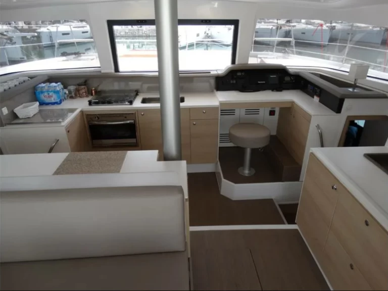 Catamaran for rent Lefkáda at the best price