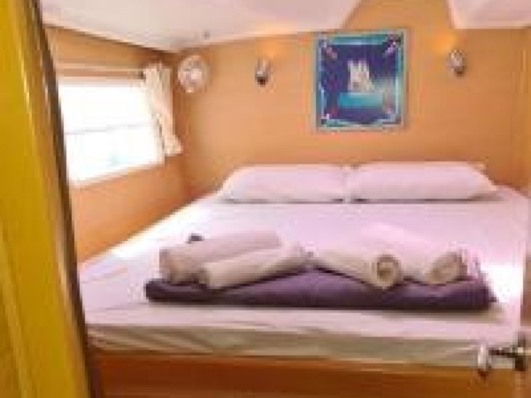 Boat rental Lagoon Lagoon 380 in Pálairos on Samboat