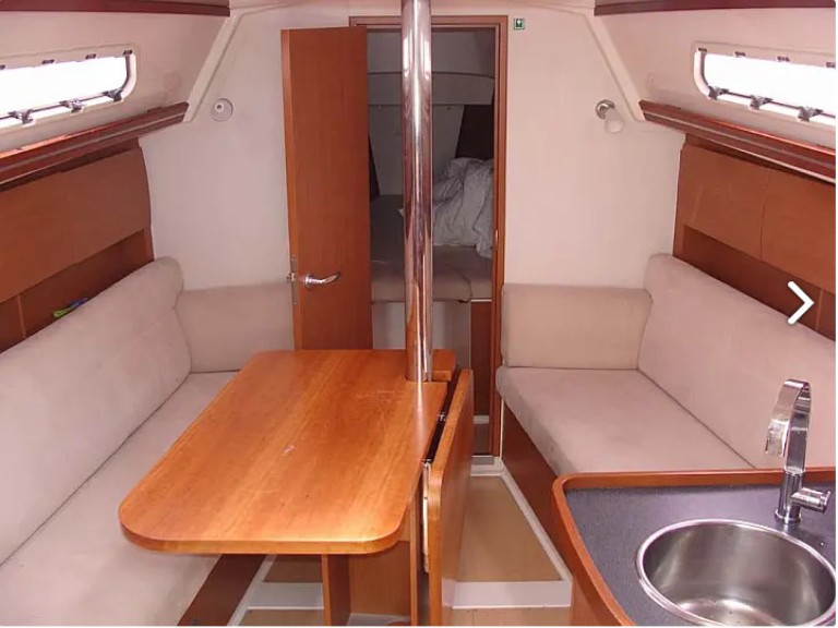 Boat rental Hanse Hanse 325 in Alimos on Samboat