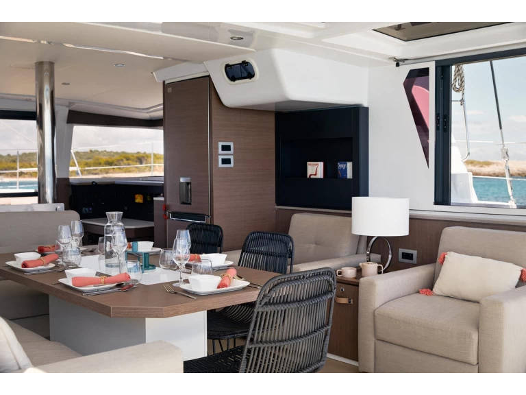 Bali Bali 4.2 Full Equipe charter bareboat or captained in  Sant Antoni de Portmany