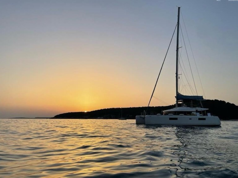 Catamaran rental in Port d'Andratx - Lagoon Lagoon 52 F