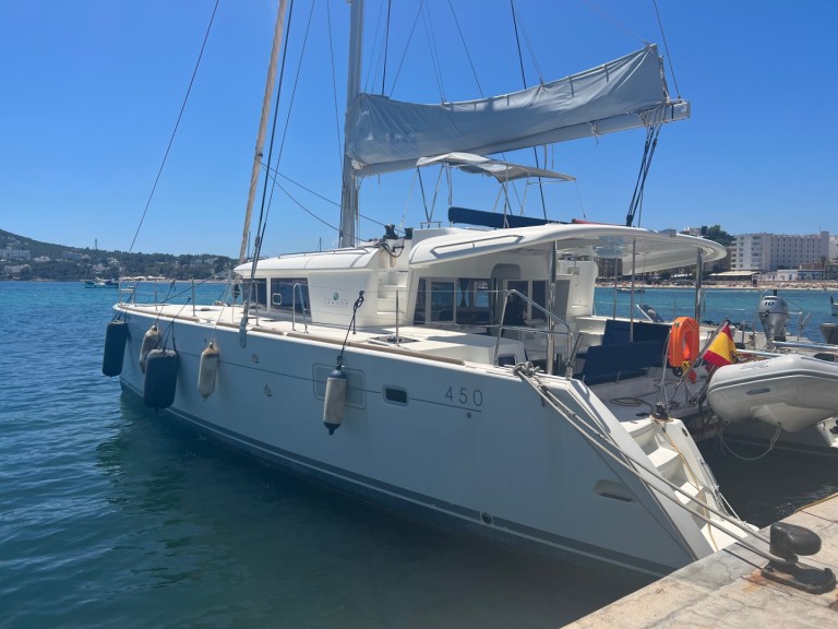 Yacht charter Sant Antoni de Portmany cheap Lagoon 450 F