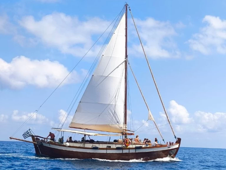 Rent a  Trehantiri Skopelos Town