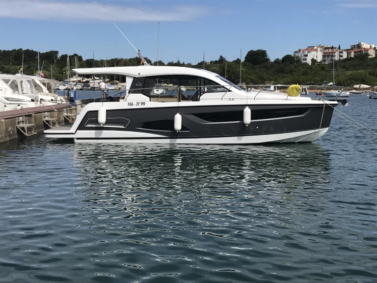Sealine Sealine C390 charter bareboat or captained in  Biograd na Moru