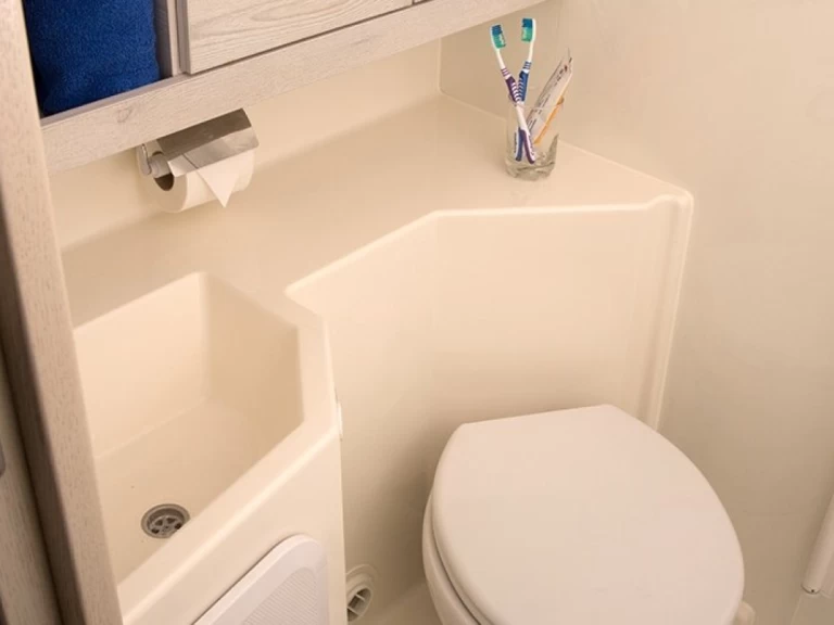 Boat rental Premier Horizon 4 in Portiragnes on Samboat