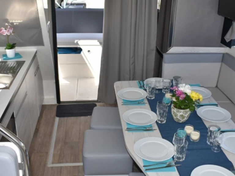 Houseboat rental with or without captain Premier Nieuwpoort
