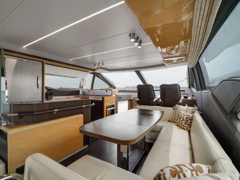Yacht charter Bahamas cheap Paragon