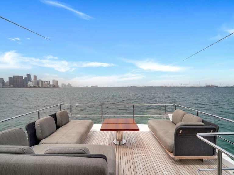 Bareboat Rental Luxury Yacht Azimut with a boat licence