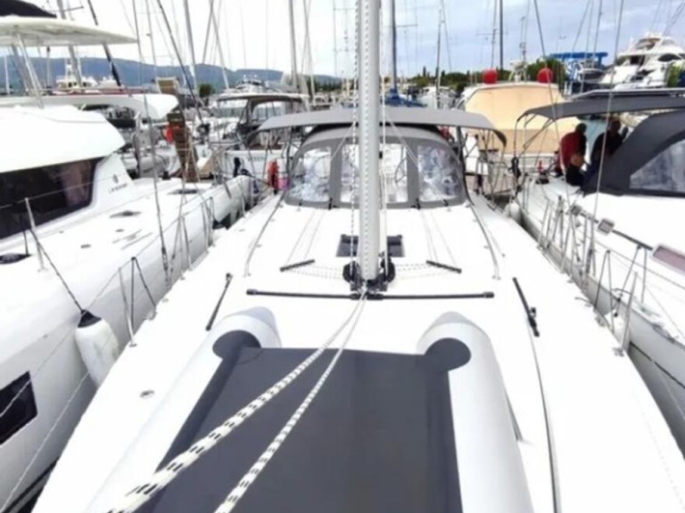 Bavaria Bavaria C42 charter bareboat or captained in  Lefkáda