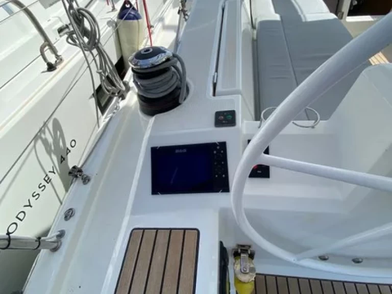 Rent a Bénéteau Oceanis 41.1 Lefkáda