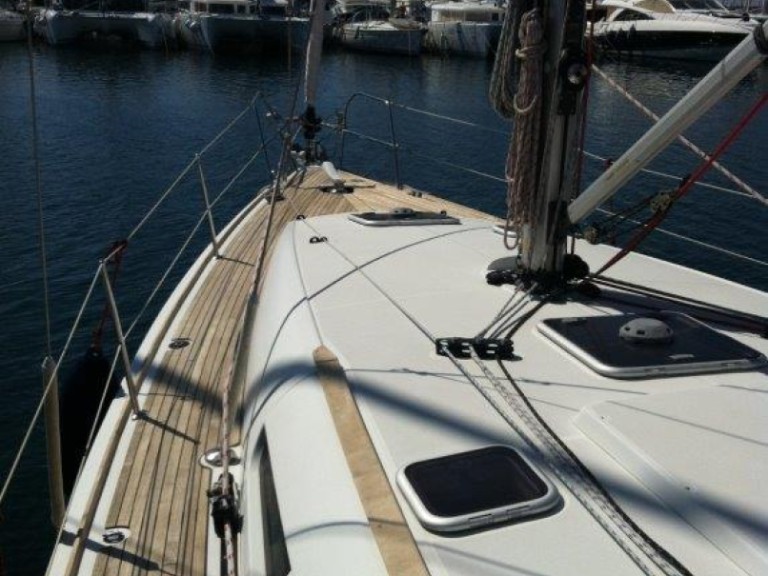 Rent a Jeanneau Sun Odyssey 42i Nydri