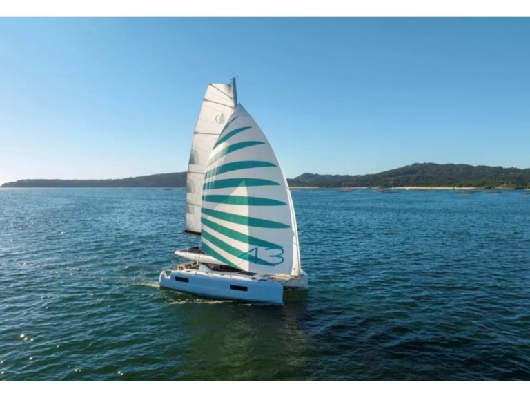 Catamaran rental in Cugnana Verde - Lagoon Lagoon 43