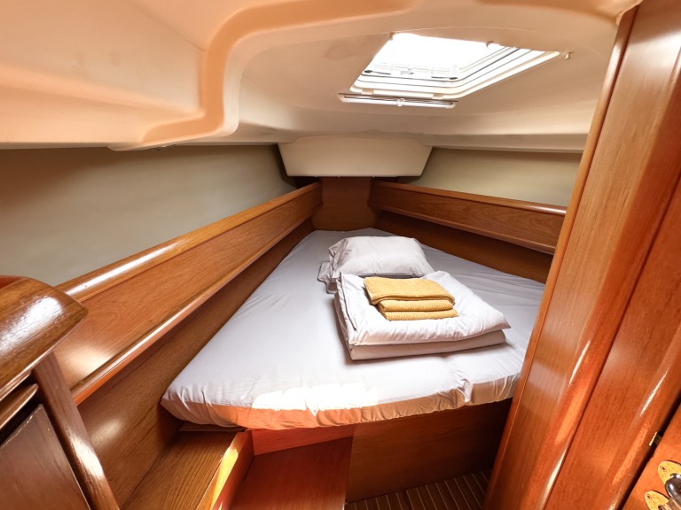 Bareboat Rental Sailboat Jeanneau with a boat licence