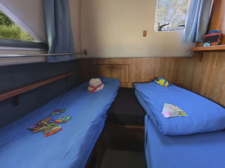 Motorboat for rent Saint-Jean-de-Losne at the best price