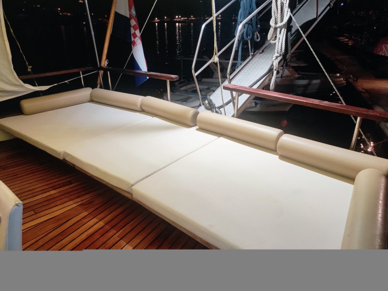 Yacht charter Stobreč cheap Gulet