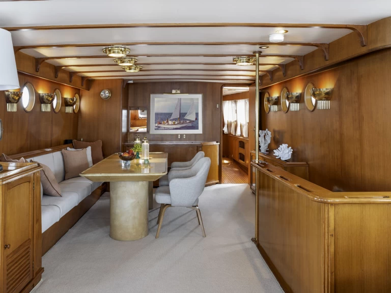 Luxury Yacht for rent Castellammare di Stabia at the best price