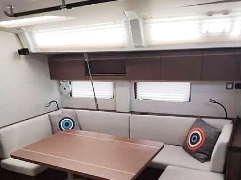 Sailboat rental with or without captain Bénéteau Alimos