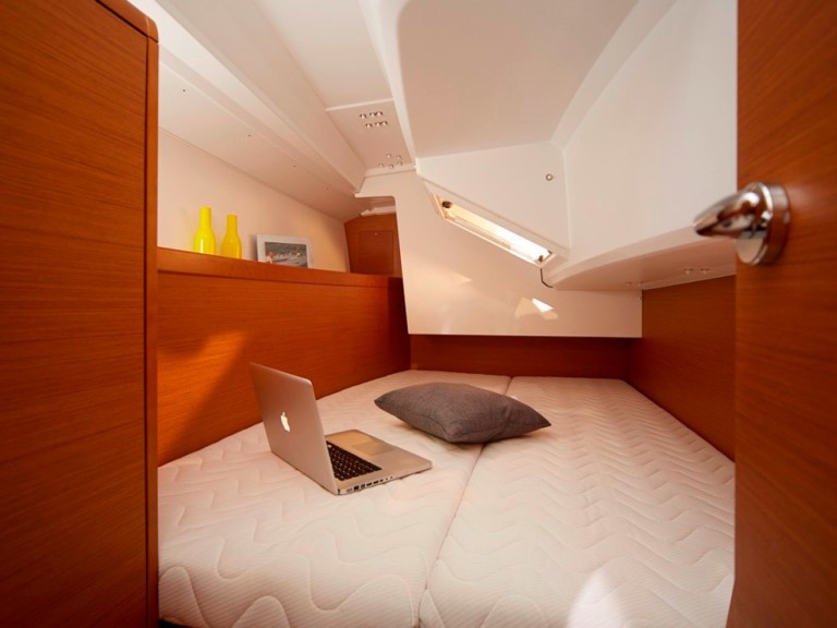 Jeanneau Sun Odyssey 349 charter bareboat or captained in  Préveza