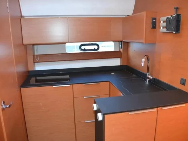 Bavaria Bavaria Sport 450 HT charter bareboat or captained in  Seget Donji