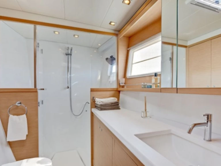 Catamaran for rent Lávrio at the best price