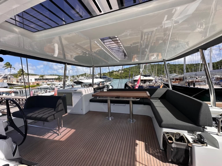 Catamaran rental in Antigua - Lagoon Lagoon 55