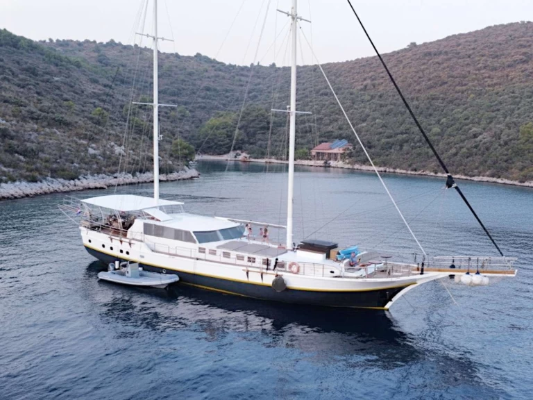 Sailboat for rent Split at the best price