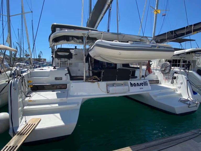 Lagoon Lagoon 42 in Le Marin on SamBoat