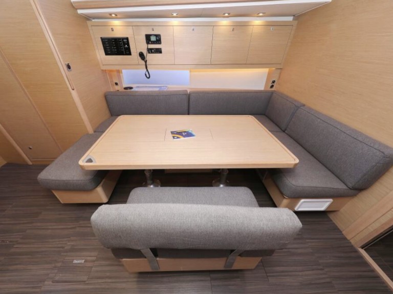 Dufour Dufour 470 in Seget Donji on SamBoat