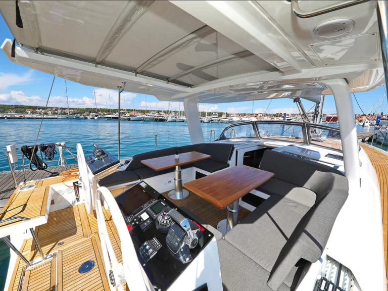 Bareboat Rental Sailboat Hanse with a boat licence