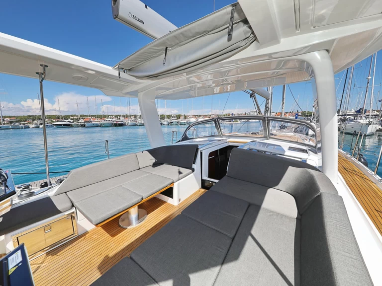 Sailboat for rent Pirovac at the best price