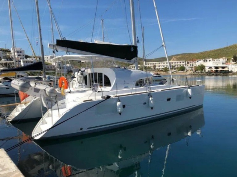 Bareboat Rental Catamaran Lagoon with a boat licence