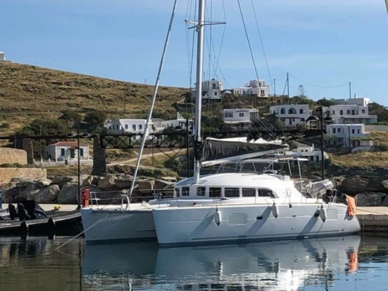 Catamaran for rent Paros (Island) at the best price