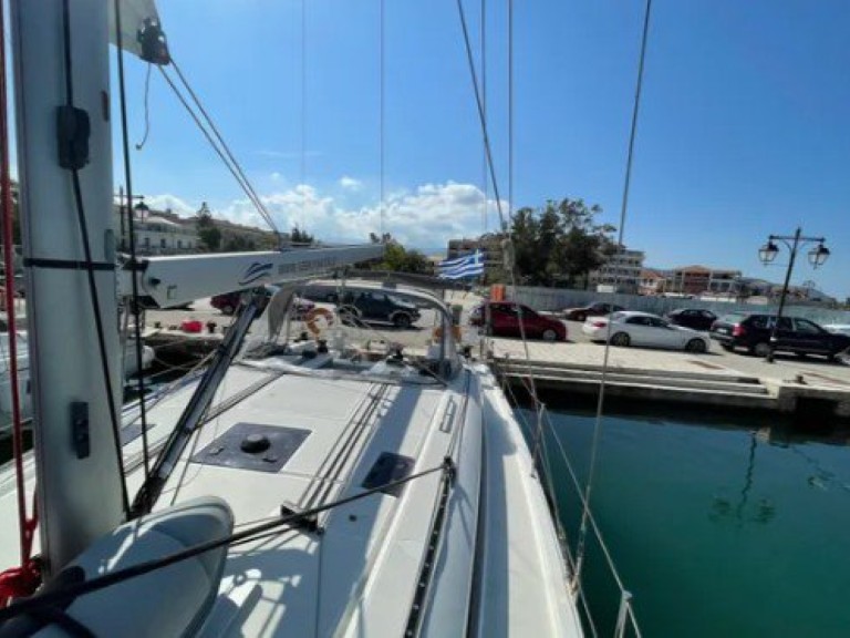 Bénéteau Oceanis 40.1 in Lefkáda on SamBoat