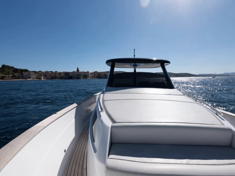 Yacht charter Saint-Tropez cheap Gozzo 35