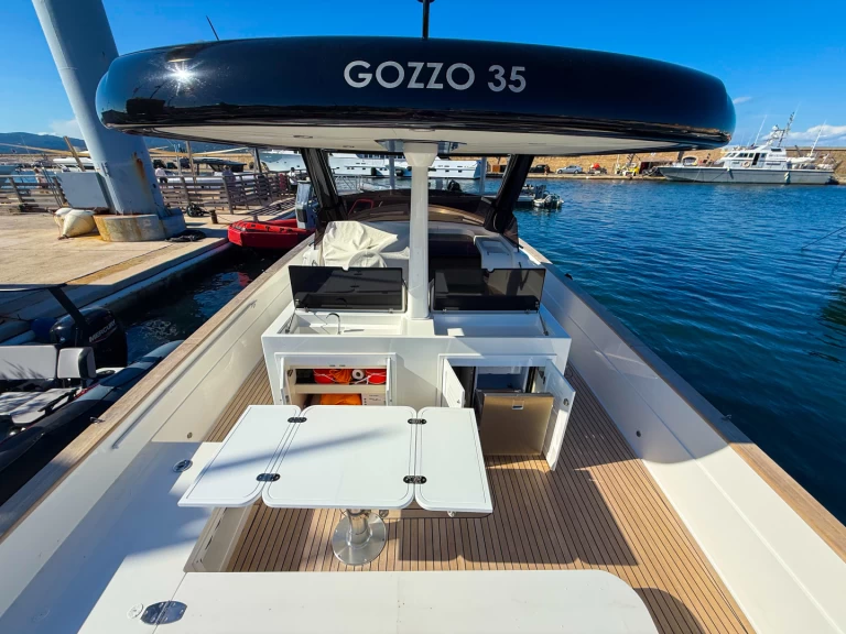 Boat rental Apreamare Gozzo 35 in Saint-Tropez on Samboat