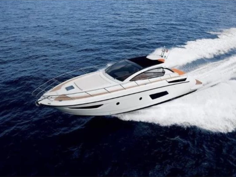 Motorboat rental with or without captain Azimut Port de Saint Tropez
