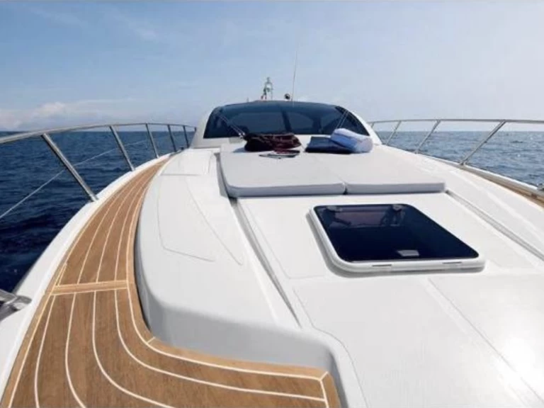 Motorboat for rent Port de Saint Tropez at the best price