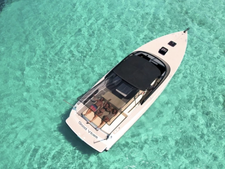 Motorboat rental with or without captain VanDutch Port de Saint Tropez