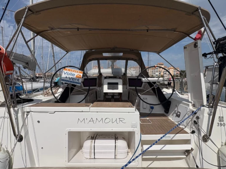 Boat rental 3 DUFOUR 390 in Hyères on Samboat